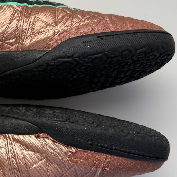 Nike HypervenomX Proximo Metallic Bronze 747486-903
Size US 13 - Picture 13 of 14